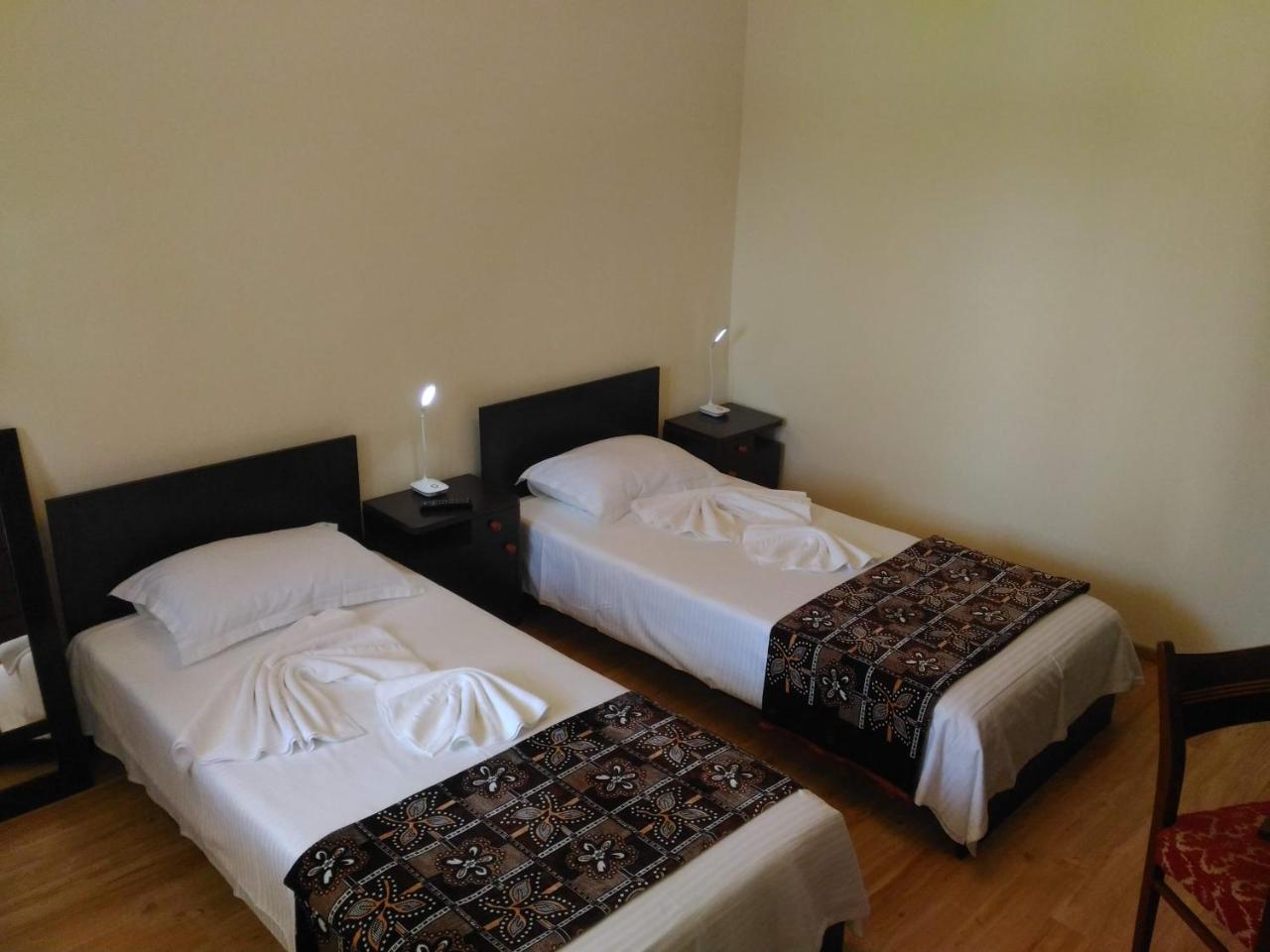 Edelweiss Guesthouse, Glamping And Camping Suhaia エクステリア 写真
